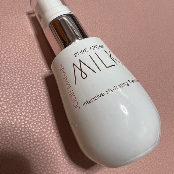 Josie Marin emulsifier-free treatment serum that visibly plump deeply hydrates. - Picture 4 of 7